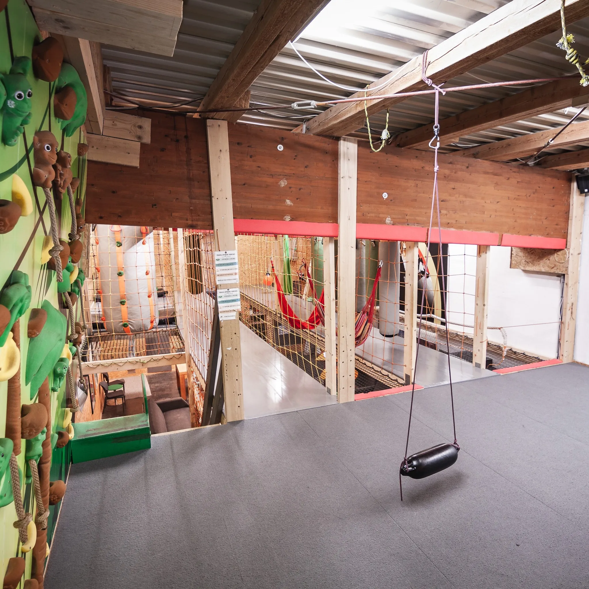 Slika za OBISK PUSTOLOVSKE IGRALNICE