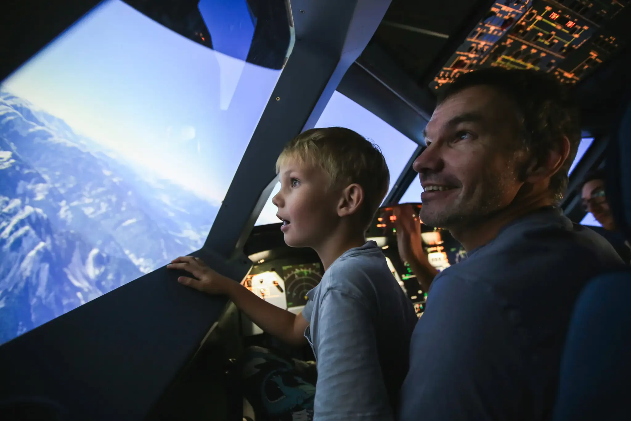 Slika za Praznovanje v LETALU ter postani pravi letalski pilot!